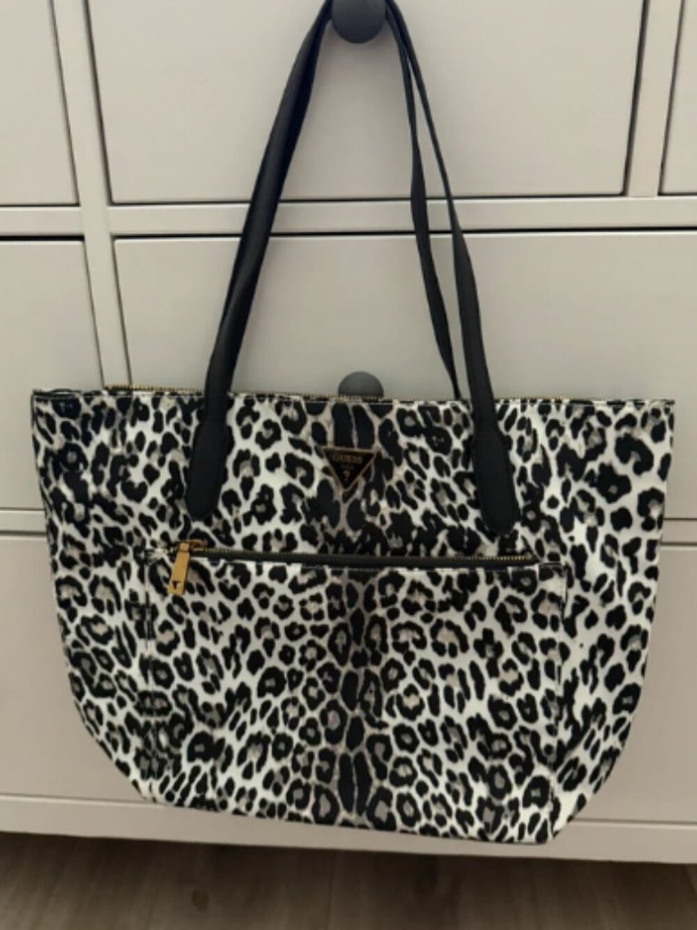 Guess Purse [569]